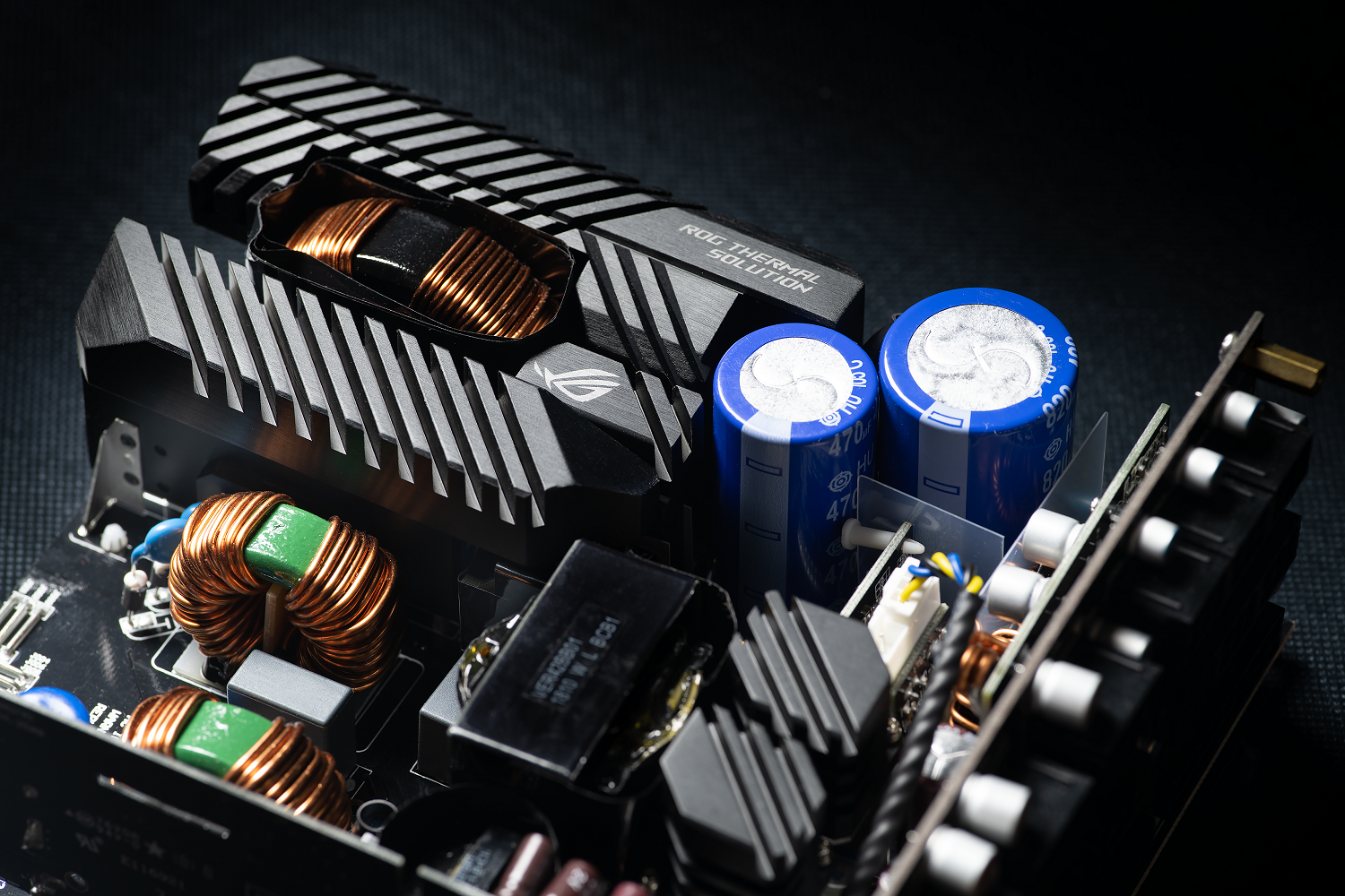 Nguồn Asus ROG Thor 1200W Platinum - RGB 1200W 80 Plus Platinum Full Modular