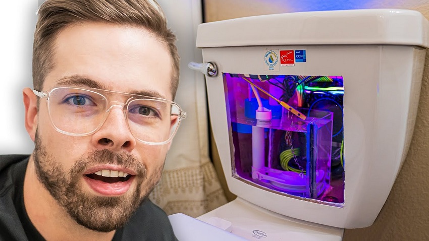 YouTuber độ bồn cầu của mình thành PC Gaming để vừa 'giải quyết nỗi buồn' vừa chiến game
