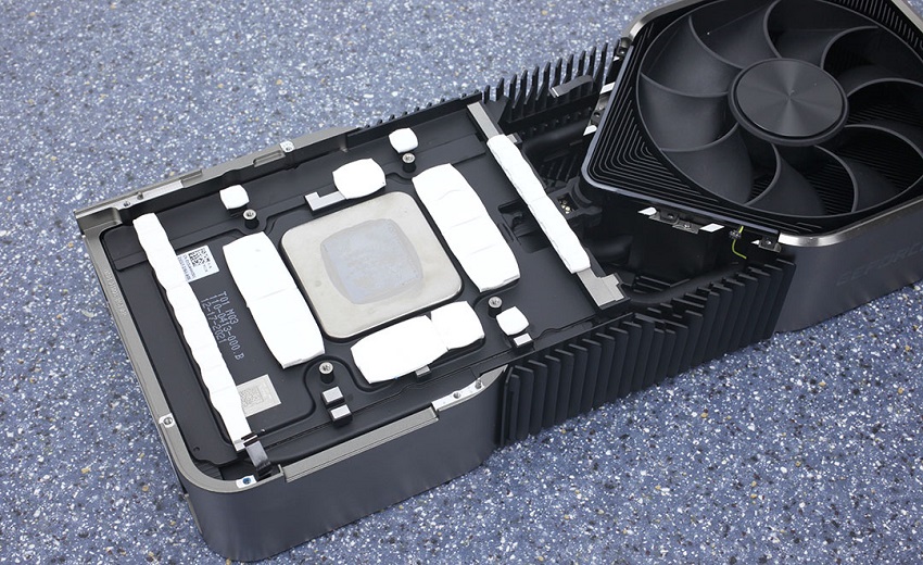Những hình ảnh đầu tiên về hệ thống tản nhiệt của RTX 4090 Ti: To và nạc